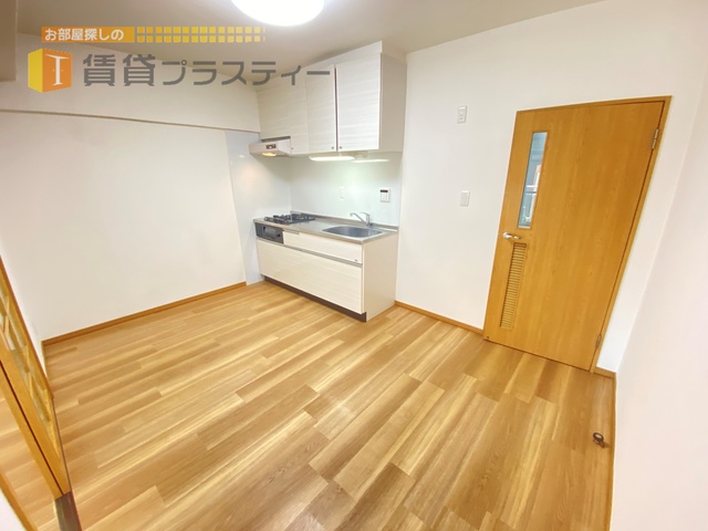 居室・リビング　木目調が良い感じ