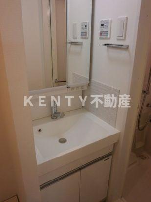 洗面設備　コンパクトで使いやすい洗面所