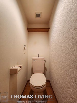トイレ　別号室の参考写真になります。