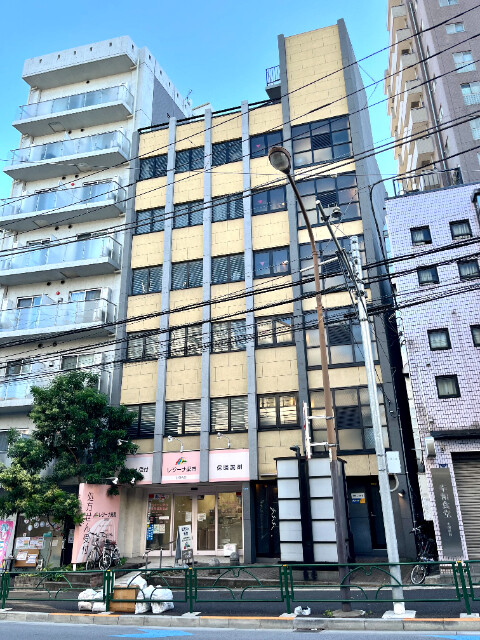 新宿CUBIXビル