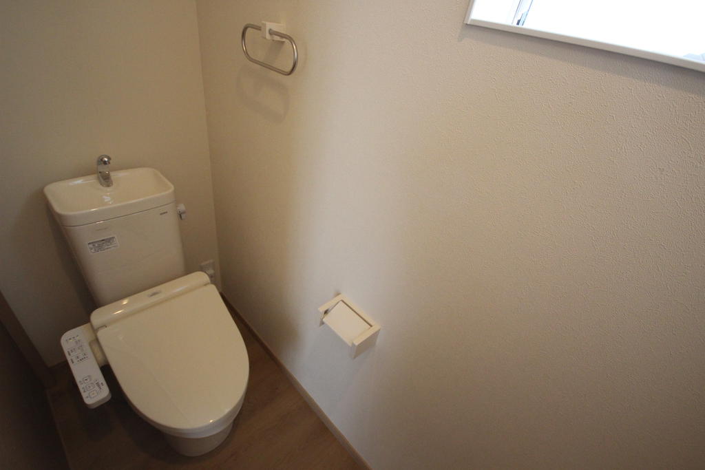 トイレ　ウォシュレット付トイレです。