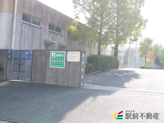 【小郡市三沢のアパートの中学校】