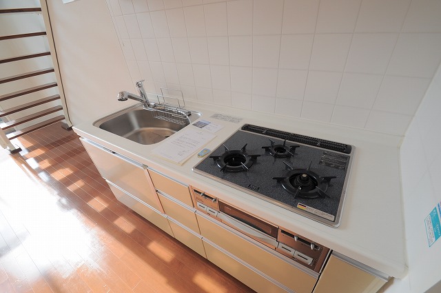 キッチン　※別部屋参考写真です