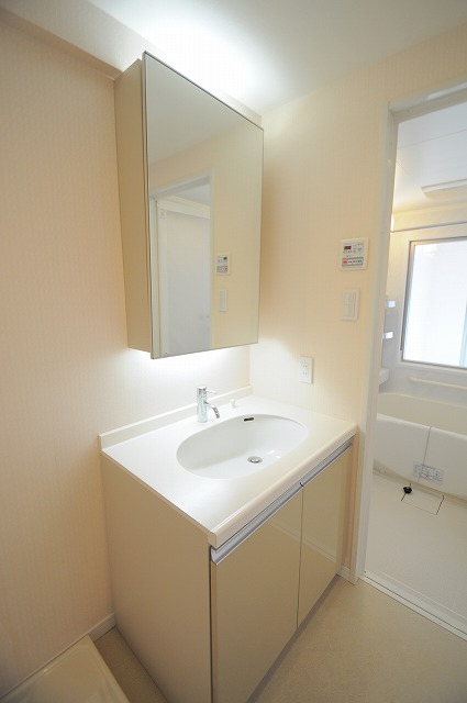 洗面設備　※別部屋参考写真です