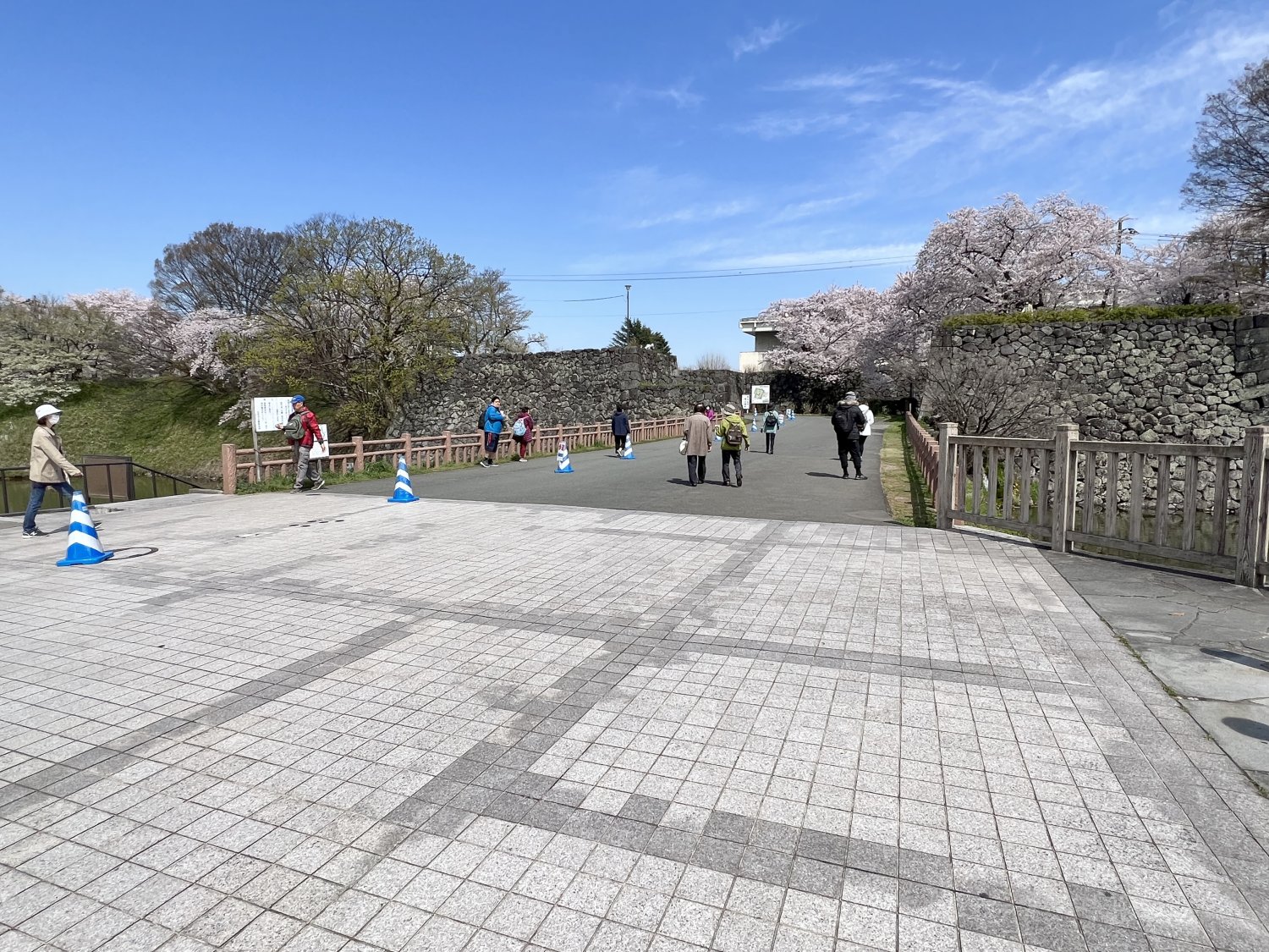 公園　霞城公園南門（公園）まで73m