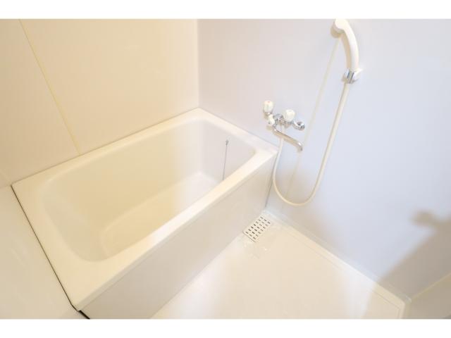 バス・シャワールーム　ゆったり過ごせるお風呂です