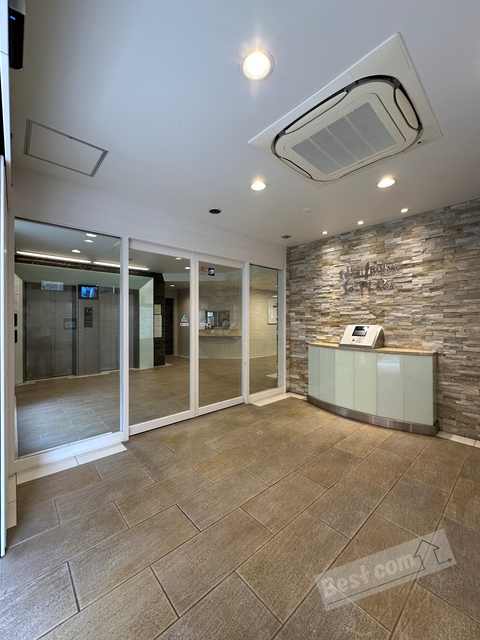 エントランス　オートロック付きで部外者シャットアウト♪