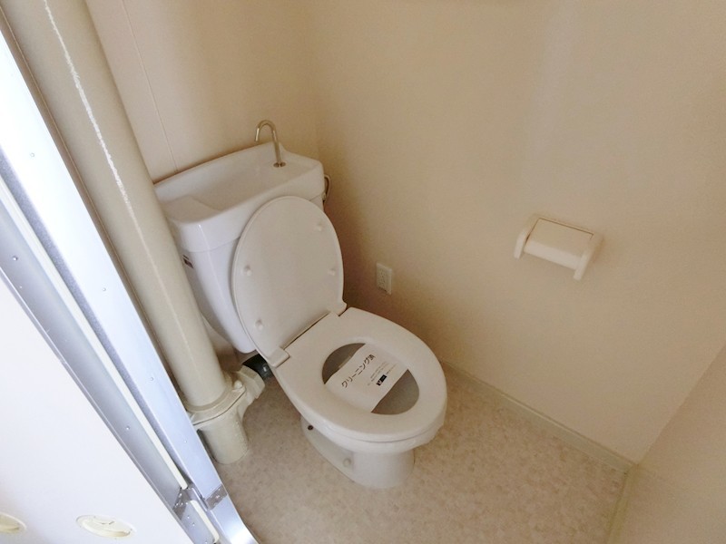 【神戸市中央区港島中町のマンションのトイレ】