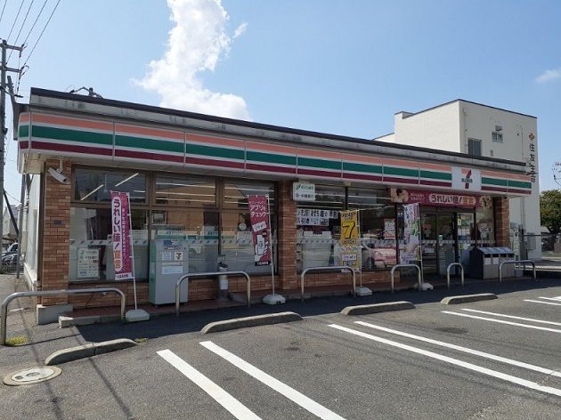 【岡山市東区西大寺東のアパートのコンビニ】