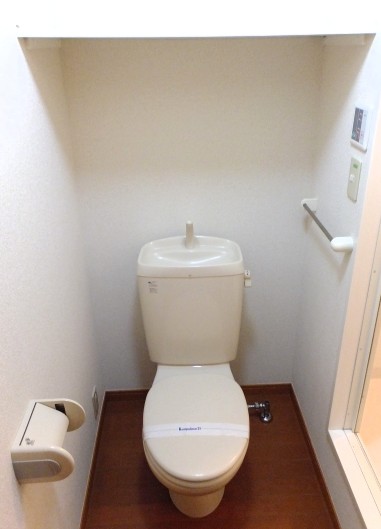 トイレ　バストイレ別。