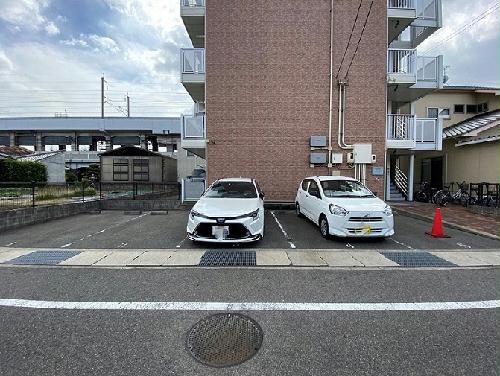 【福山市本庄町中のマンションの駐車場】