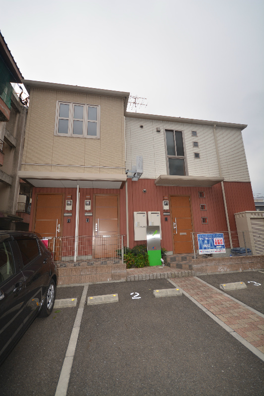 建物外観　メゾネットタイプの物件です