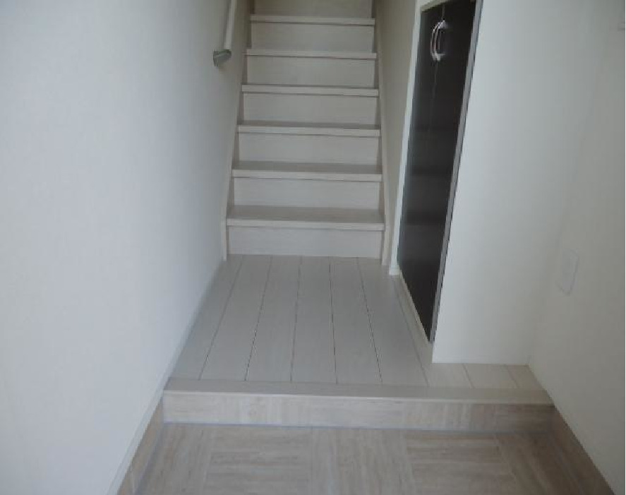 玄関　収納もある玄関です