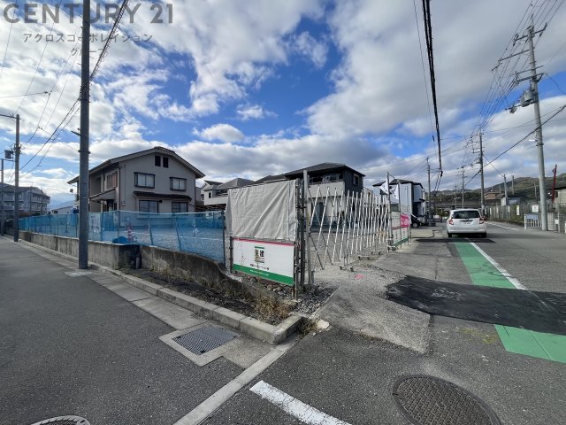 【宝塚市山本南1丁目新築アパートの駐車場】