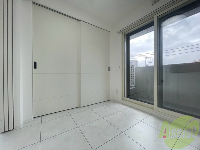 その他部屋・スペース　洋室の家具の配置を考えてみるのも楽しいですよ。