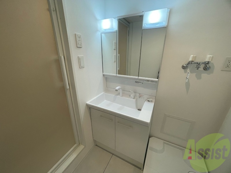 洗面設備　洗面台。身支度にはかかせないですよね～。