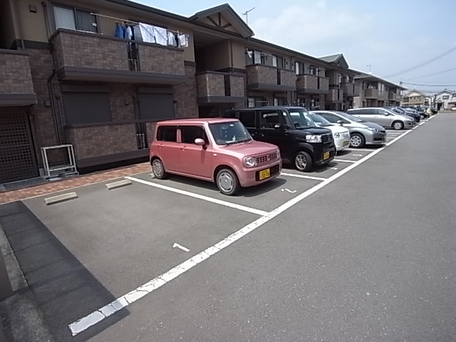 【明石市鳥羽のアパートの駐車場】