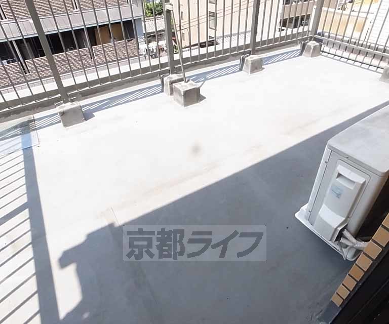 【京都市下京区本上神明町のマンションのバルコニー】