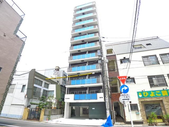 【江戸川区平井のマンションの建物外観】