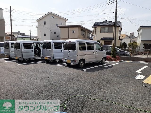 【さいたま市南区太田窪のアパートの駐車場】