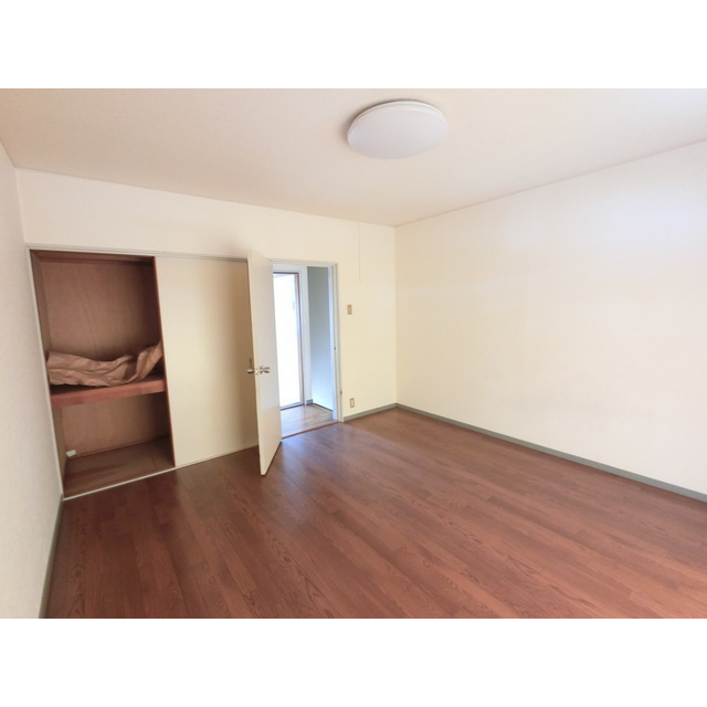 居室・リビング　２階洋室