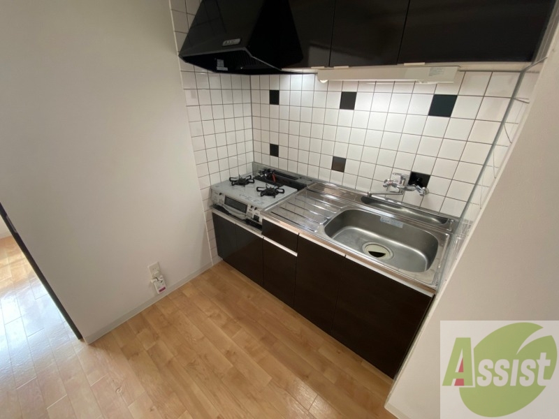 キッチン　ガスコンロが設置されているので購入の必要もありません。