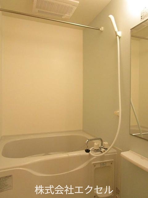 バス・シャワールーム　追い焚き付きです。