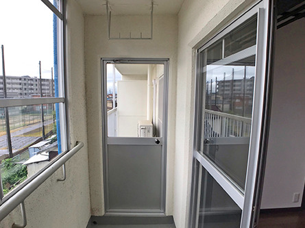 バルコニー　雨の日でも安心のサンルームです