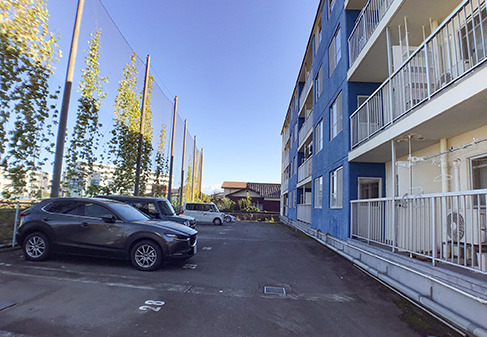 駐車場　駐車場に車を止められます