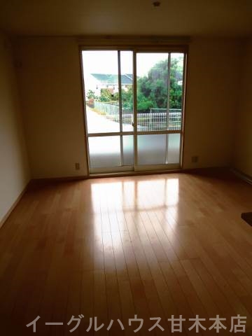 居室・リビング　広々としたリビングです