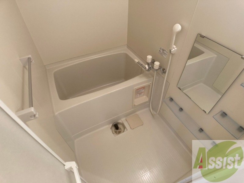 バス・シャワールーム　お風呂です。ゆっくりお風呂につかるのも体に良いですね～