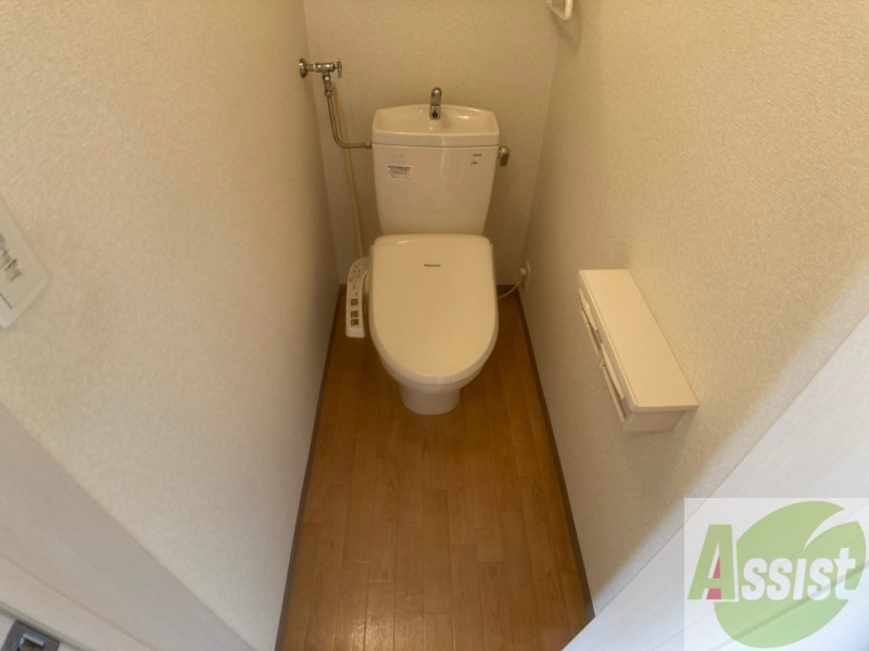 トイレ　ウォシュレット機能がついたトイレ。安心して使用できますね。