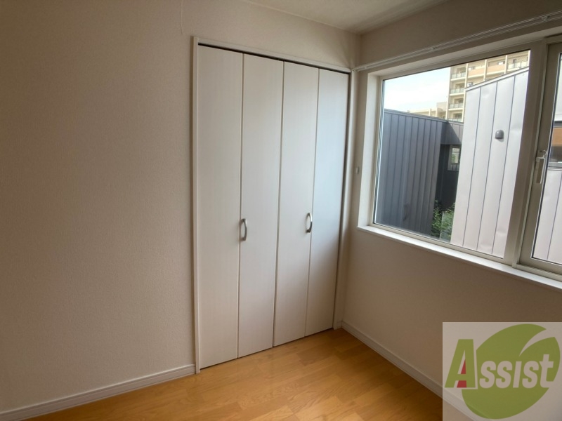 収納　寝室の収納です。部屋がすっきり片付きます。