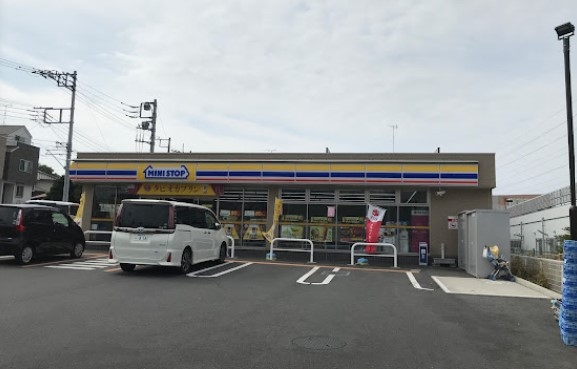コンビニ　ミニストップ横浜戸塚下郷店（コンビニ）まで575m