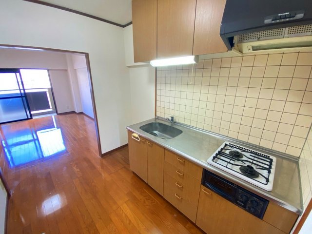 キッチン　コンパクトなキッチンで掃除もラクラク