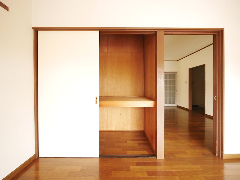 収納　西側洋室7帖