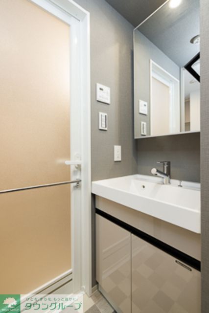 洗面設備　※写真は同タイプ住戸です。