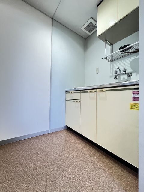 キッチン　同物件別号室