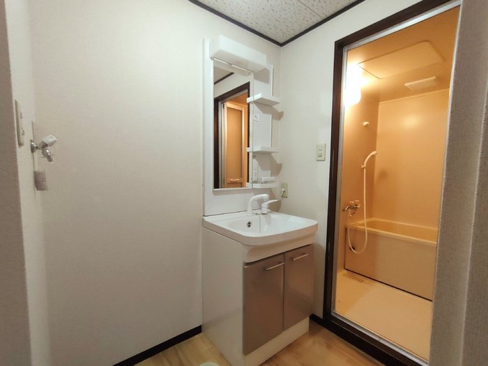 洗面設備　新品交換済です。