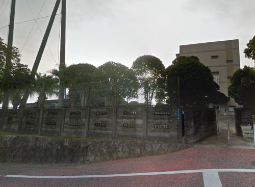 中学校　長崎市立長崎中学校（中学校）まで1143m