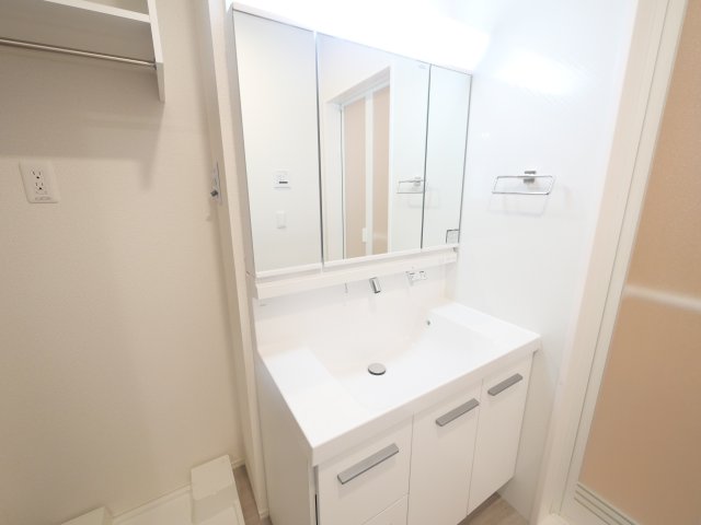 洗面設備　忙しい朝には欠かせない洗面所です