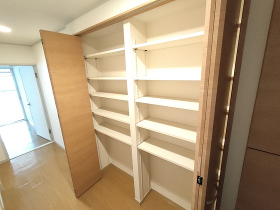 収納　※別部屋の写真です