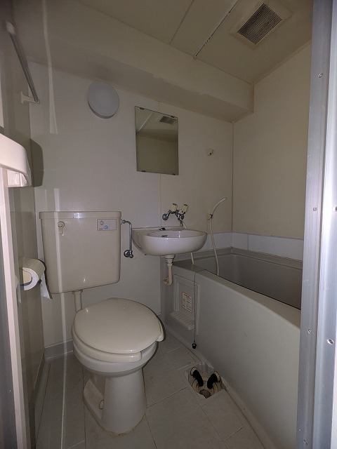 バス・シャワールーム　同物件、別号室のものです。