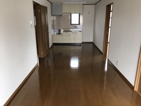 居室・リビング　別号室写真です