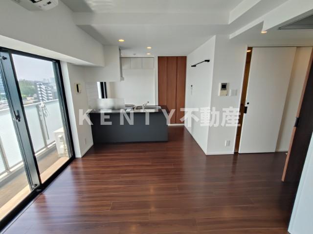 エントランス　落ち着いたエントランスです