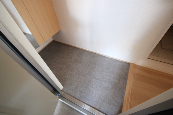 玄関　※同シリーズの別物件の写真です。