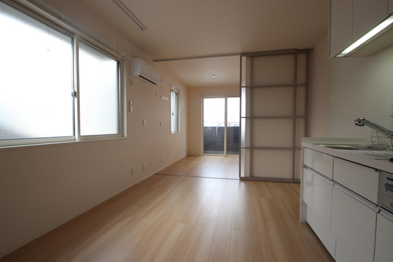 居室・リビング　※同シリーズの別物件の写真です。