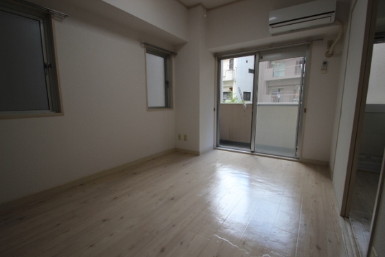 居室・リビング　※別号室のお写真です。