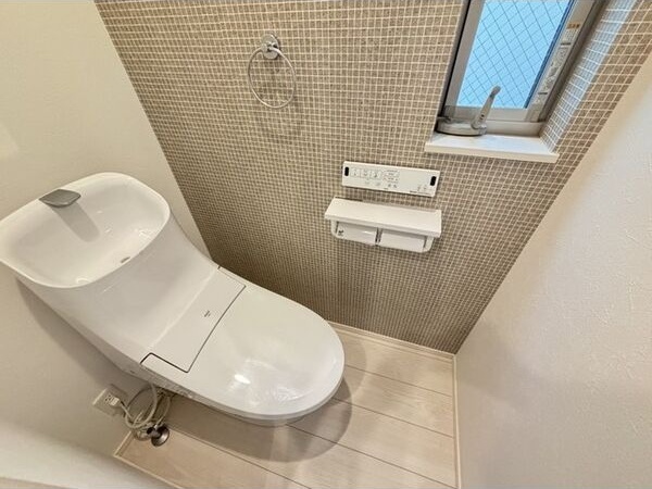 大喜新町3丁目貸家のトイレ写真
