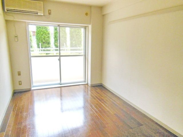 居室・リビング　☆洋室６．３帖☆